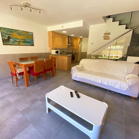 הוילה Casa L'Escala, Piscina Comuntaria I Jardi Privat מראה חיצוני תמונה